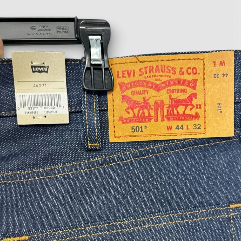 Levi's 501 Men's Original Shrink-To-Fit Indigo Straight Jeans 44 X 32 - Picture 4 of 4